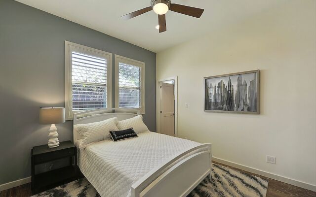 Stylish 3BR in Austin by RedAwning