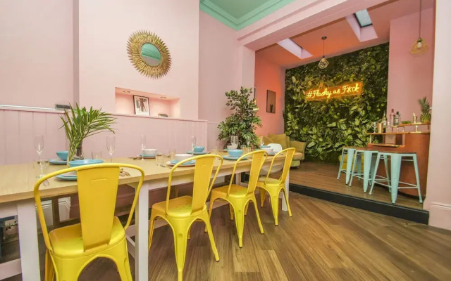 Brighton Lanes Townhouse Central by Brighton Holiday Lets
