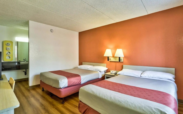 Motel 6 Flagstaff East - Lucky Lane