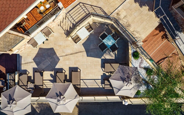 Theos village apartments