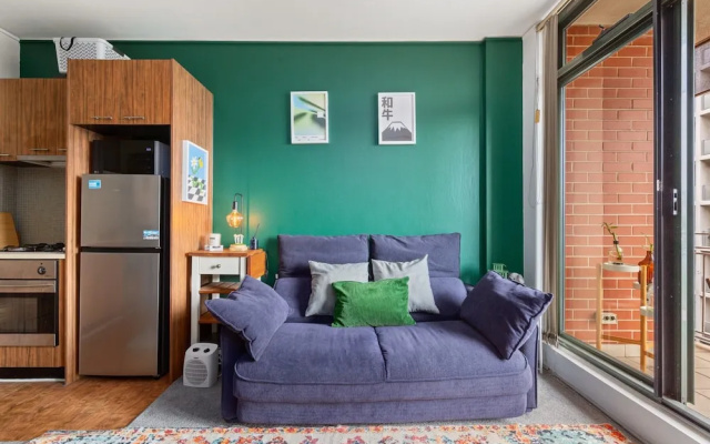 Chic Inner-city 1 Bedroom With Balcony – Guest Rooms – Sydney