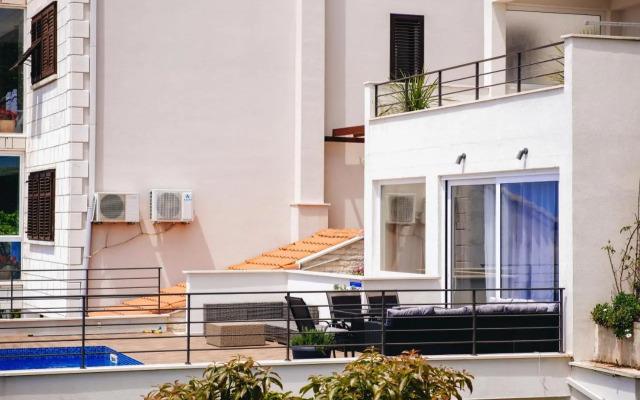 Residence top location apt. 1 Marghareta with sea view