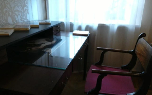 Teatralnaya Ploshchad 12