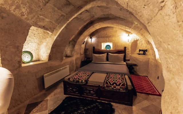 Apex Cave Hotel