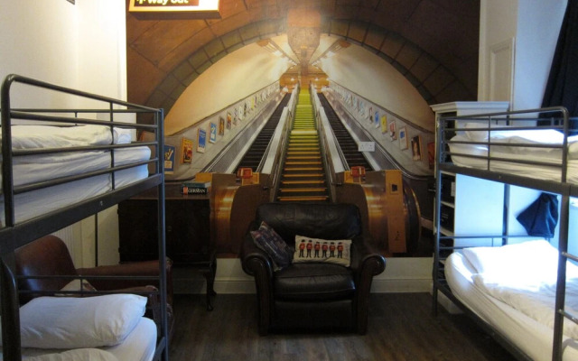 The Horse & Stables - Hostel