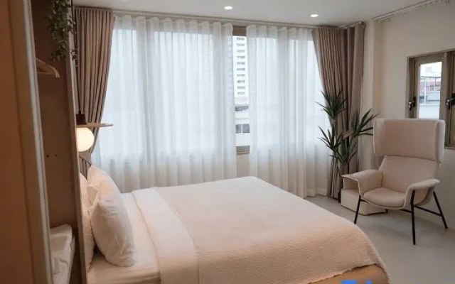 Patong Beach 2BR beautiful apartment 1 min walk
