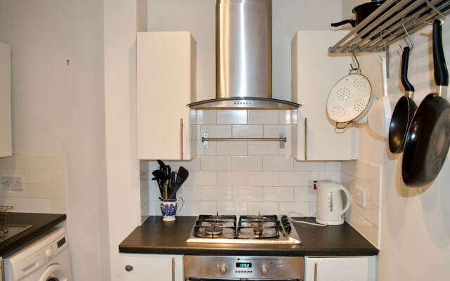 Spacious 2 Bedroom Apartment in Meadowbank