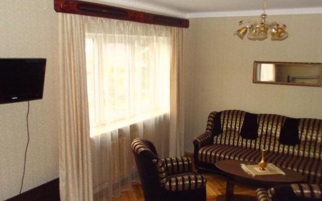 Simona House