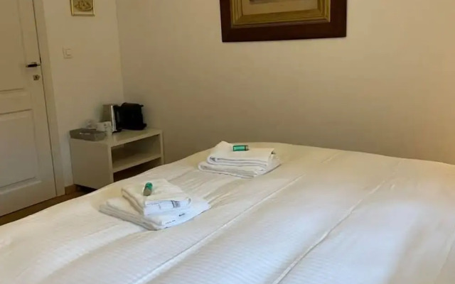 Two Guest-rooms in Stylish Villa - Free Bikes