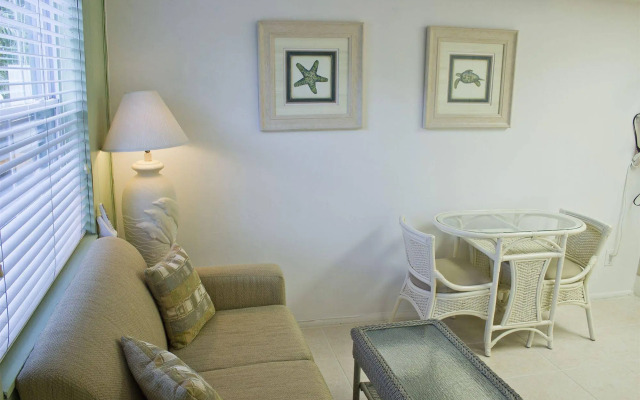 Seaspray Surf Lodge