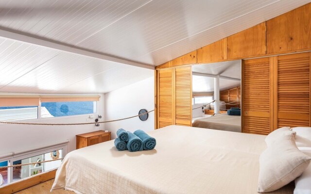 Luminous Loft Apt. ¨above¨ the Atlantic Ocean