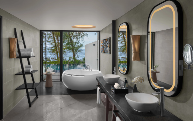 Crowne Plaza Phu Quoc Starbay by IHG