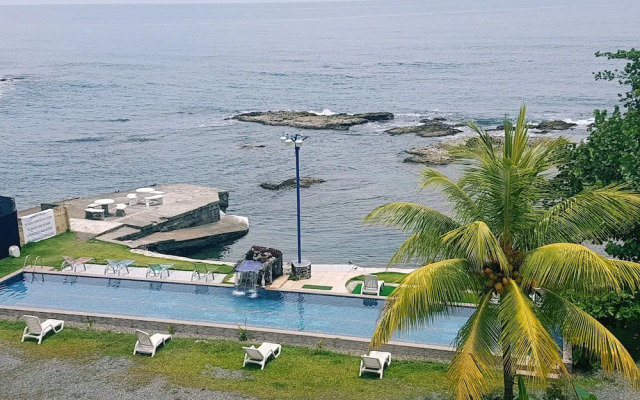 Hotel La Cueva De Limón