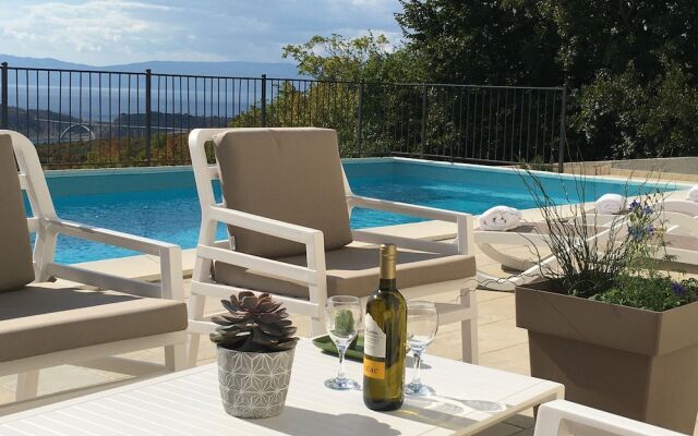 Holiday Home-big Swimming Pool-amazing Views