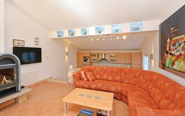 Amazing Home in Vrboska With Wifi and 2 Bedrooms