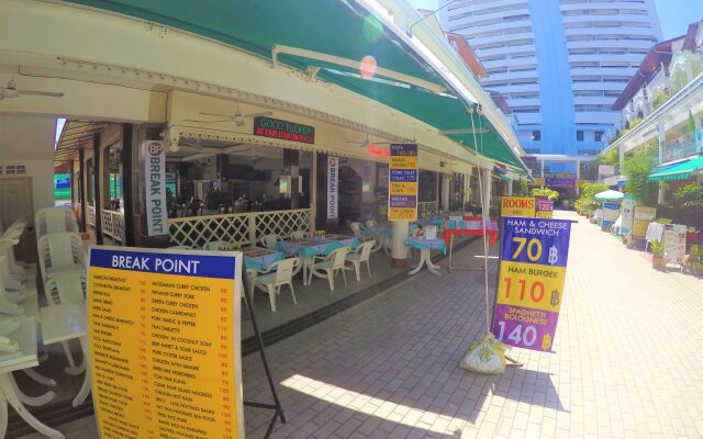 Break Point Hotel