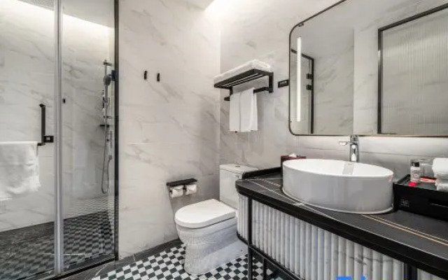 Radisson RED Guang Zhou South Railway Station