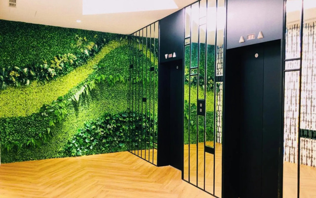 Metro Hotel - Howard Group