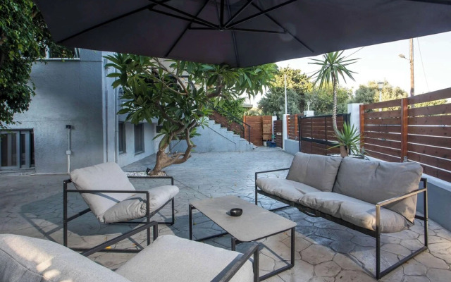 Villa Lilienne - Tranquil Escape With Private Garden Balcony