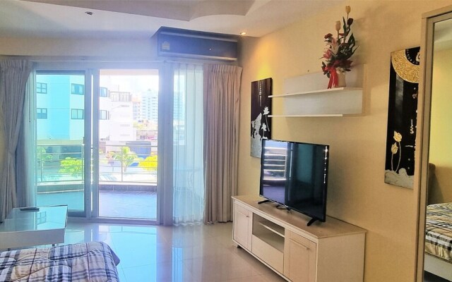 Jomtien Plaza Residence Large Modern Studio Apartment