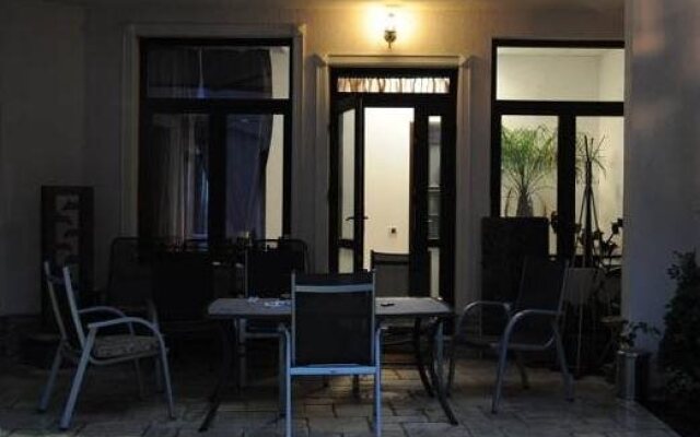 City Garden Hotel