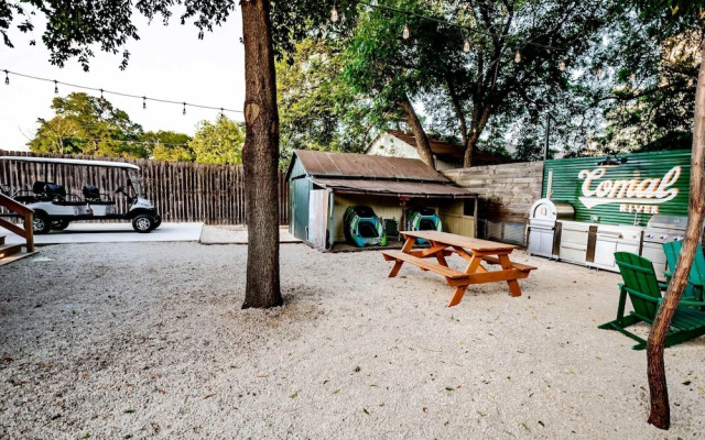 Best Location in Downtown NB Golf Cart Included!