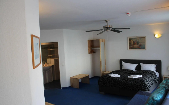 City Lounge Hotel
