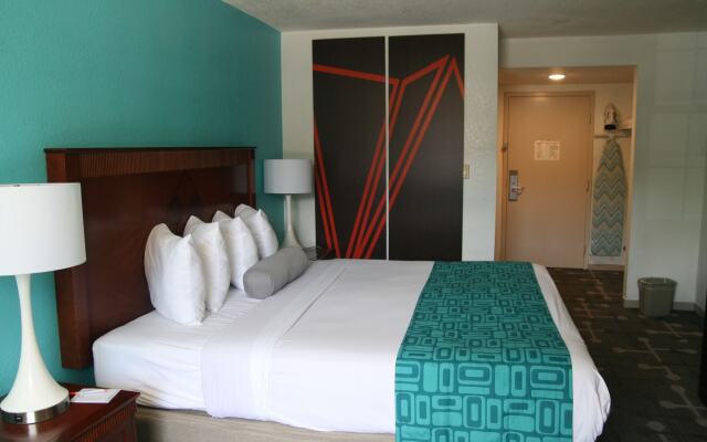 Howard Johnson by Wyndham Hattiesburg