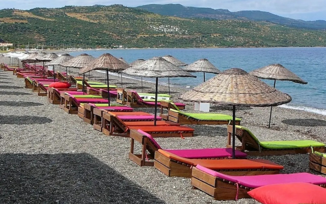 Assos Kadırga Otel