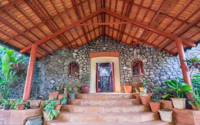 Retreat on Cloud 9 by Vista Rooms