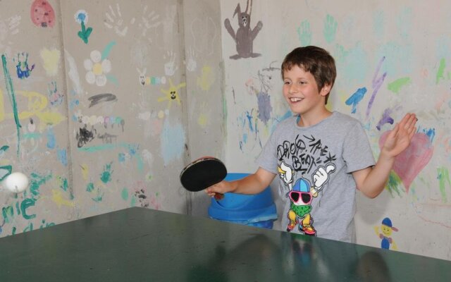 Pitzis Kinderhotel - Family Only