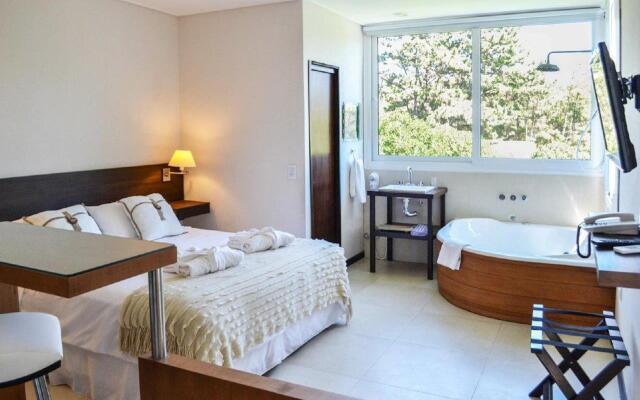 Agua Bay Apart & Spa