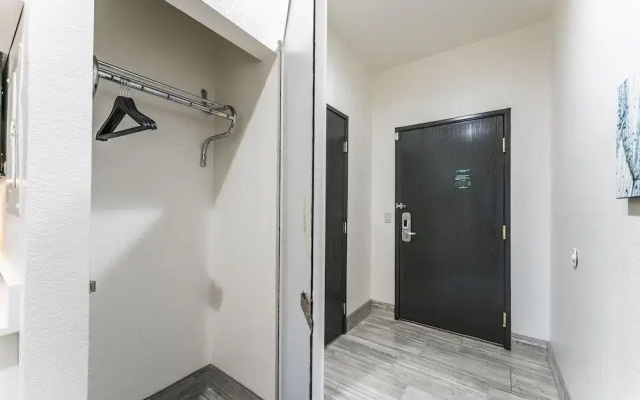 Metro Tempe Extended Stay