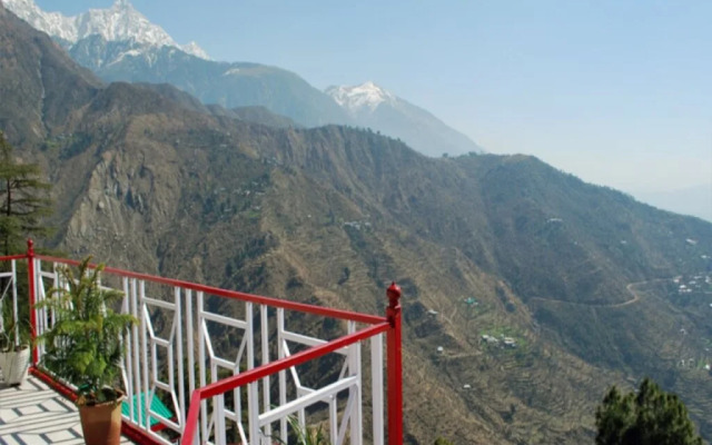 OYO 35461 Deodar Villa