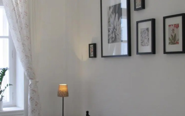 Gold Street Apartment