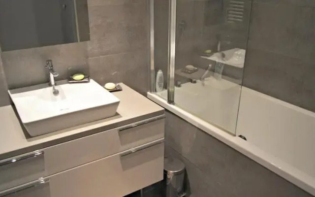 Little Suite - Romane