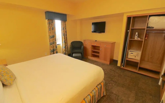 The Atrium Resort, Virginia Beach by Vacatia