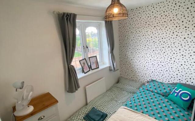 Lovely family home, 5 minutes from the beach