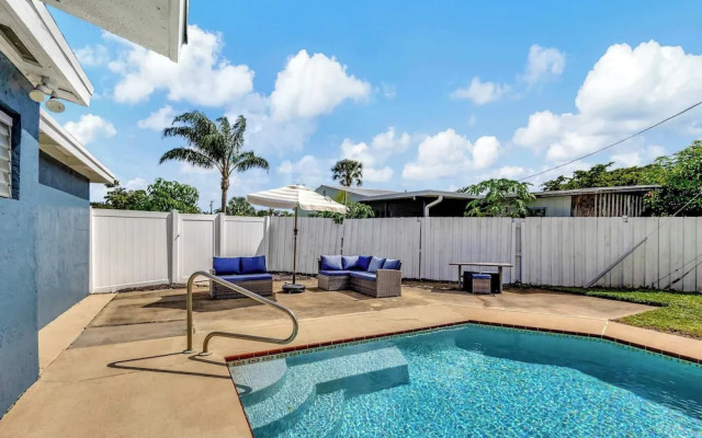 Sunshine Villa w/ Private Pool