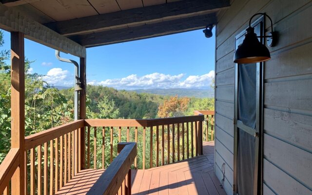 Horsin Around Tennessee