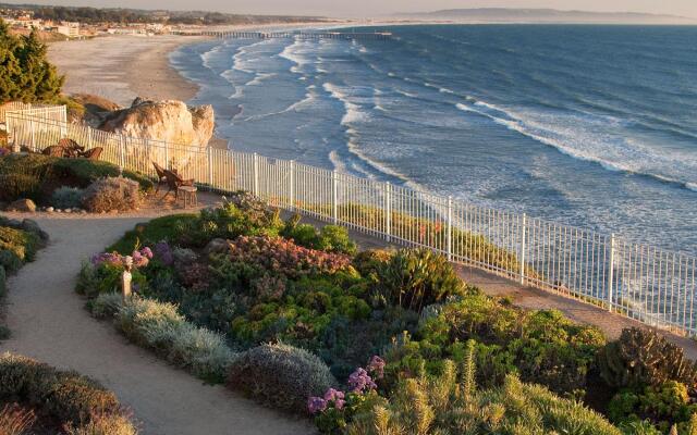 Cottage Inn By The Sea