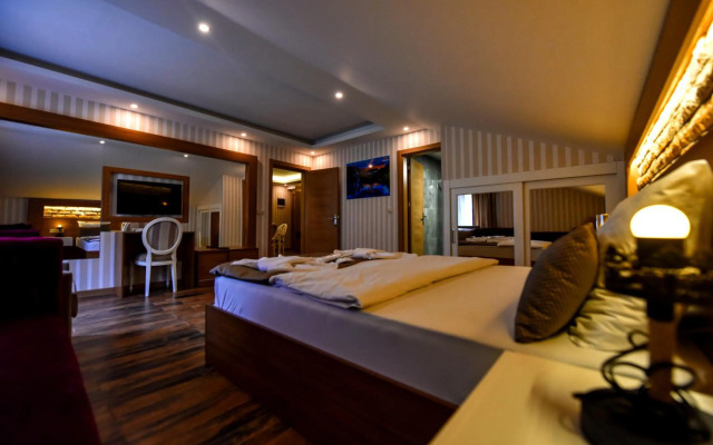 Serah Residence