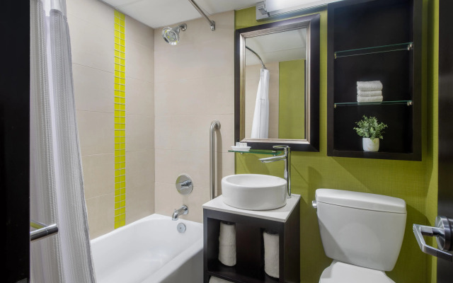 Crowne Plaza Kitchener-Waterloo by IHG