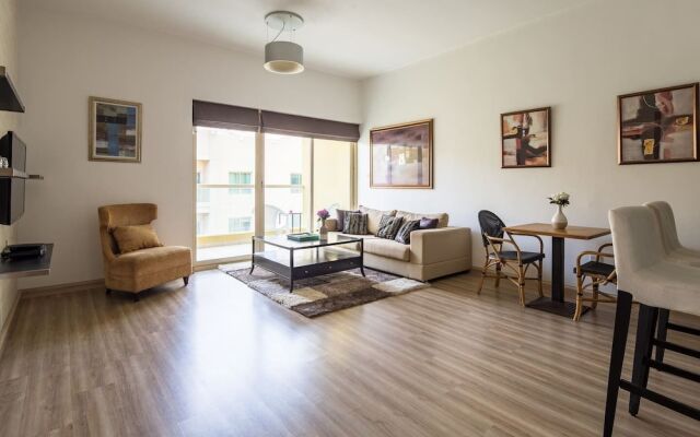 Spacious 1BR in The Greens!