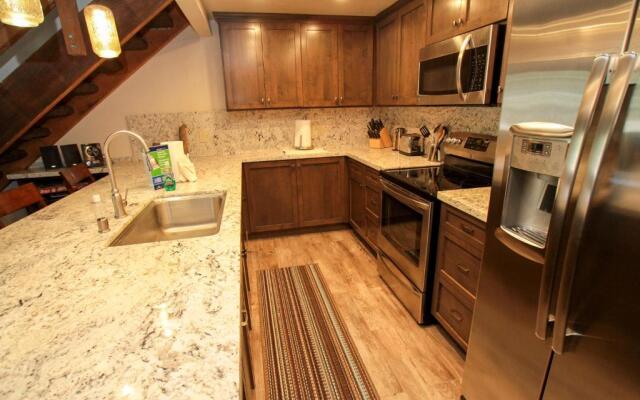 Mountainback #56, Loft