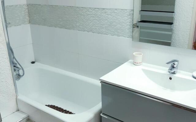 Appartement Les Deux Alpes, 1 pièce, 4 personnes - FR-1-516-90