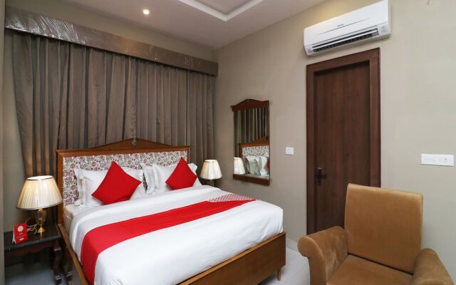 OYO 13035 Noosa Hotel