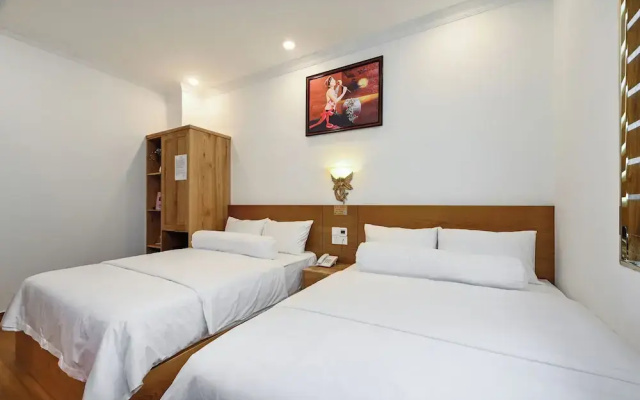 Ly Ly Hotel 2