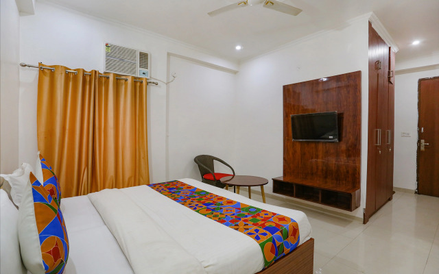 Fabhotel 52 Ivory