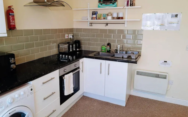 The Hazel Oak Apartment